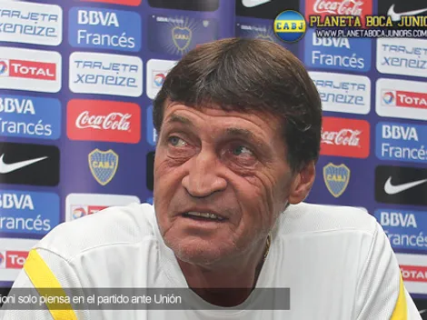 Falcioni: "Las charlas que tenemos nosotros son en el vestuario"