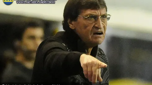 Falcioni: “Jamás voy a decir algo en contra de los que piden por Riquelme”