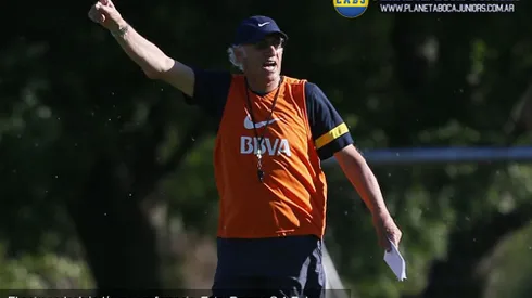 Bianchi: "Me parece una estupidez jugar tres clásicos de verano"