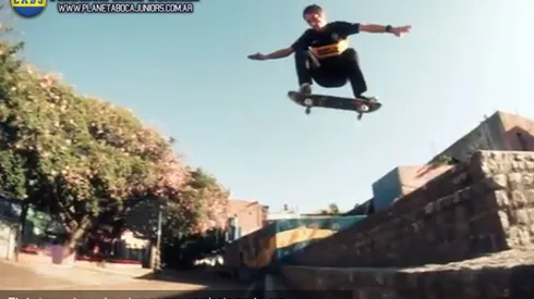 Un skater en La Boca