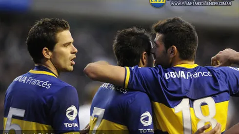 Fútbol y goles en La Bombonera