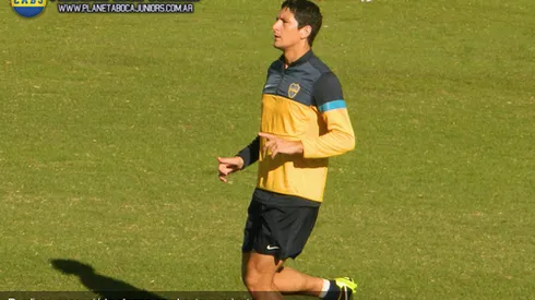 Burdisso se fue de la práctica con una molestia