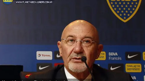 Moscariello: "Yo le renovaría a Riquelme"