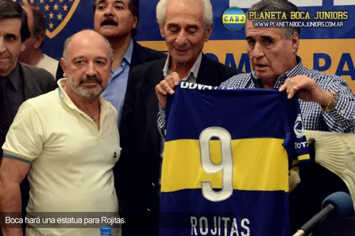 rojitas estatua boca