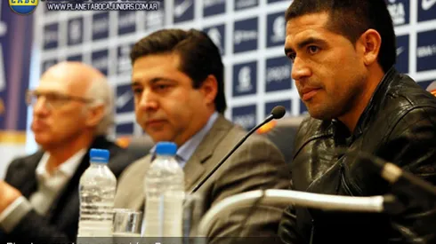 Angelici: "Estamos fastidiosos con Riquelme"