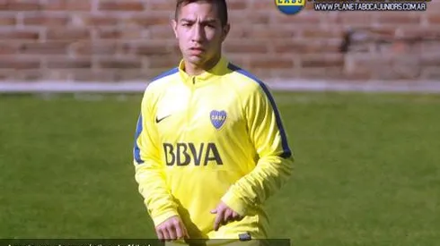 Acosta: "Amo este club, soy hincha y quiero jugar en Boca"
