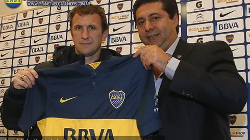 Angelici: "Primero vender y después ver qué jugador salimos a comprar"