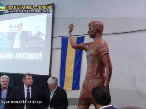 Se presentó la estatua de Rattín