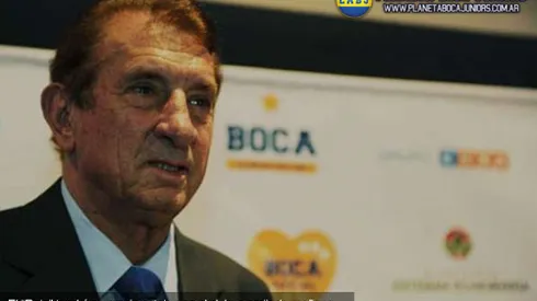 Se presenta la Estatua a Antonio Rattín