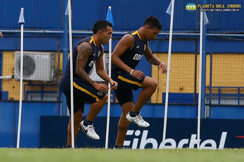 Carlos Tevez- Andrés Chávez