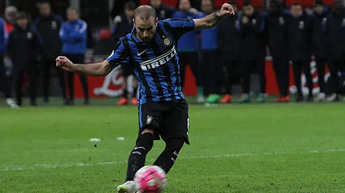 Palacio falló y el Inter quedó afuera