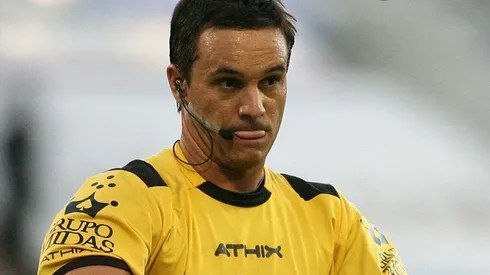 Loustau, el árbitro en Núñez