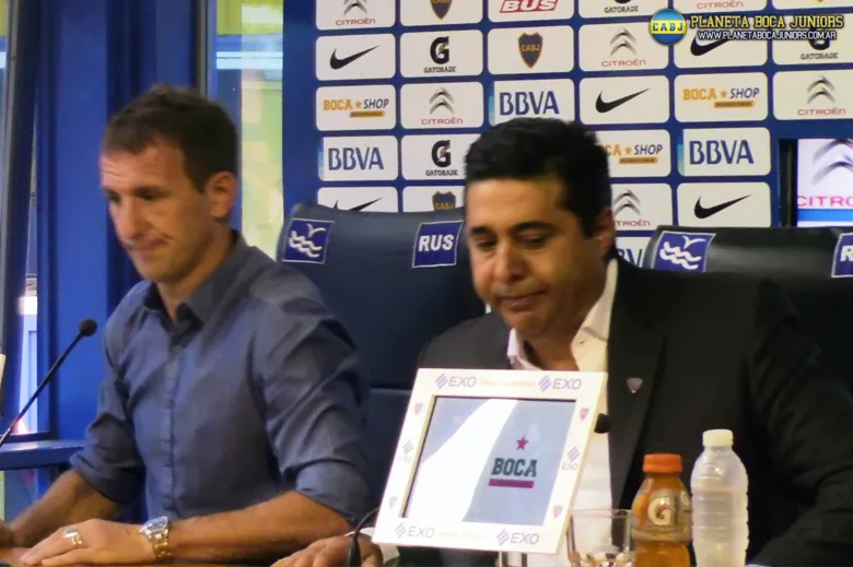Angelici y Arruabarrena brindaron juntos una conferencia de prensa.