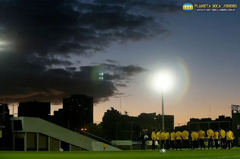 El plantel entrenó en Casa Amarilla. Foto: Prensa C.A.B.J.