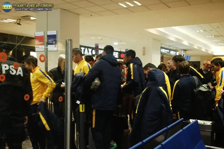 El plantel ya está en Paraguay. Foto: Ana Bonissone.