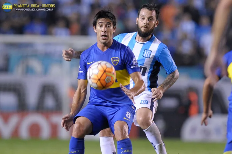 Pablo Pérez recibió una patada de Ezequiel Videla.