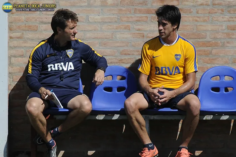 Guillermo dialogando con Pablo Pérez. Foto: Prensa C.A.B.J.