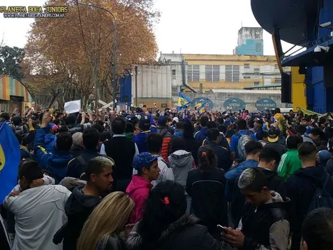 4000 hinchas celebraron los 76 de La Bombonera