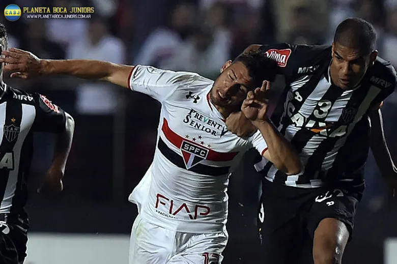 Calleri le ganó el duelo a Pratto.