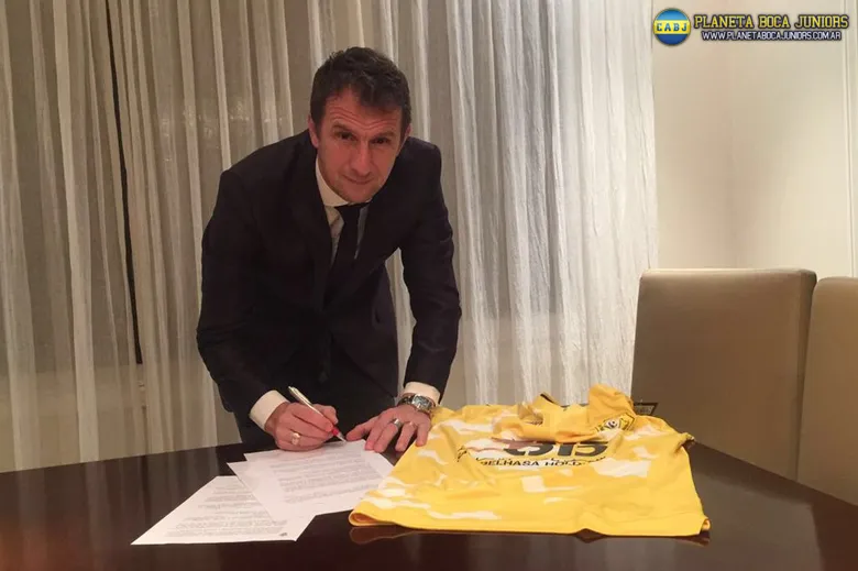 Arruabarrena, al fútbol árabe.