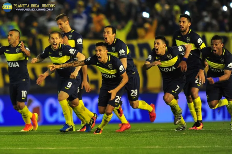 Los jugadores celebrando la clasificación.
