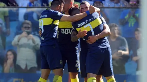 Fútbol y goles en La Bombonera