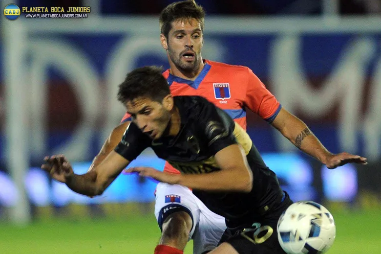 Boca Juniors se mide con Tigre.