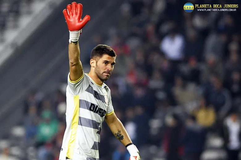 El arquero tiene interés de jugar en el Xeneize.