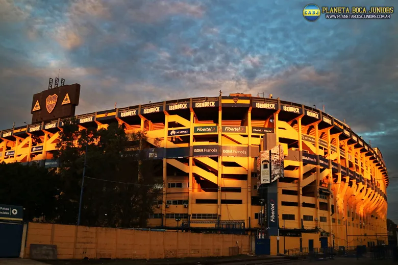 Angelici piensa en La Bombonera a futuro