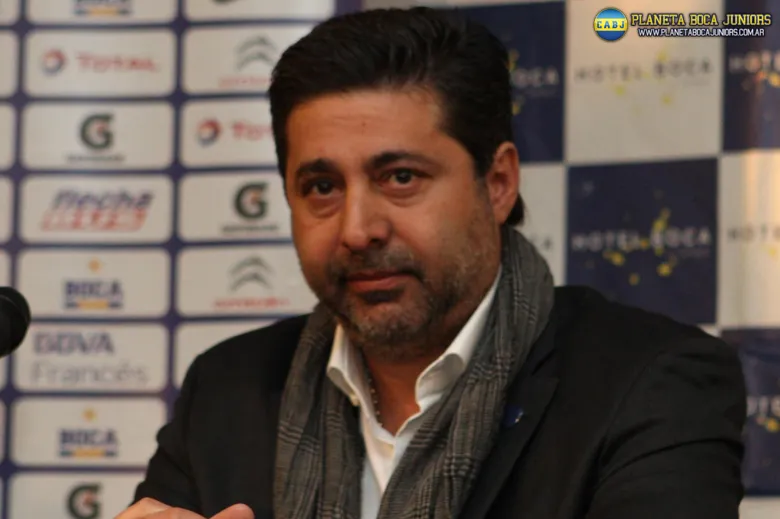 Angelici quiere que Boca tenga un mánager.