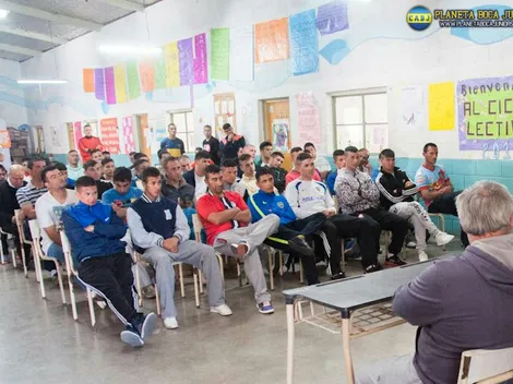 Gran gesto: un jugador del plantel actual visitó una cárcel