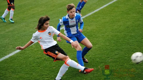 ¿Quién es el enganche que compró Boca?