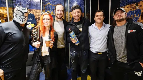 Extraña visita en La Bombonera