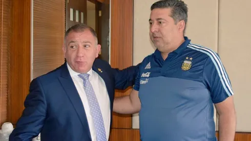 El motivo del viaje de Angelici con la Selección