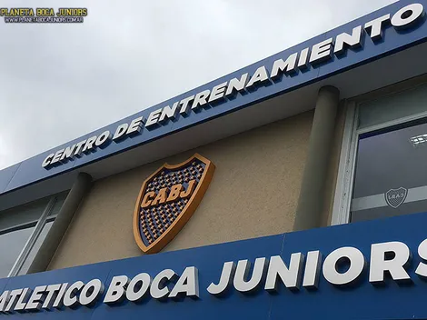 Un ídolo del fútbol visitó el predio de Ezeiza