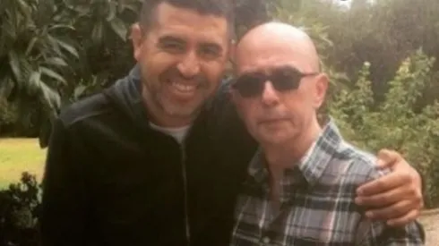 La famosa foto entre Riquelme y El Indio Solari se hizo cuadro