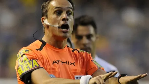 Loustau: "El árbitro tampoco es perfecto, somos seres humanos"