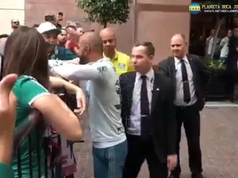 Los hinchas de Palmeiras fueron a insultar y Felipe Melo salió a hablarles