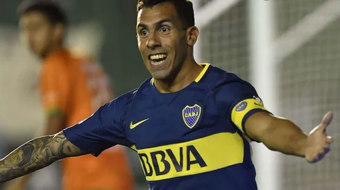 ¿Tevez de nueve?