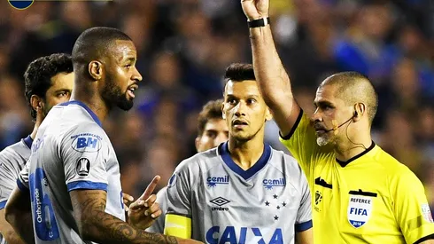 Insólito: Cruzeiro emitió una "nota de repudio" por la expulsión de Dedé