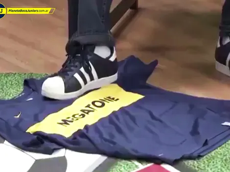 El periodista que pisoteó la camiseta de Boca, furioso por la eliminación