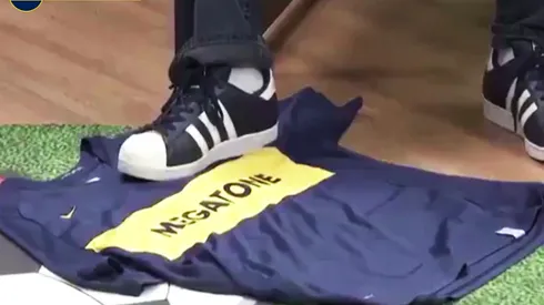El periodista que pisoteó la camiseta de Boca, furioso por la eliminación