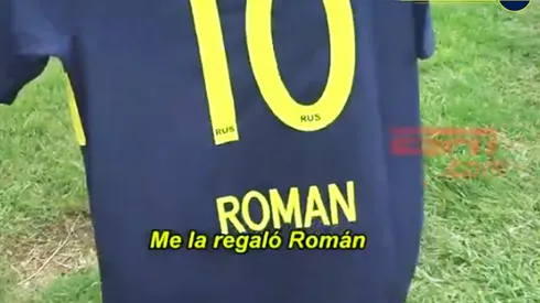 Riquelme le regaló su camiseta a una figura del fútbol argentino
