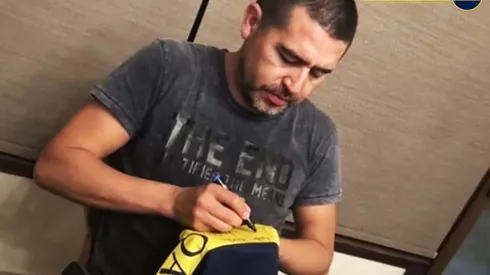 Gran gesto de Riquelme con un atleta adaptado
