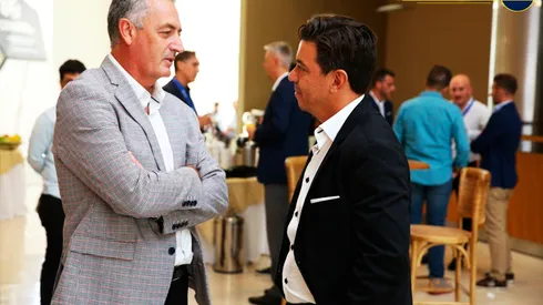 La charla entre Alfaro y Gallardo en la Conmebol