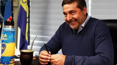Angelici, en Europa: visitó a uno de los clubes de moda