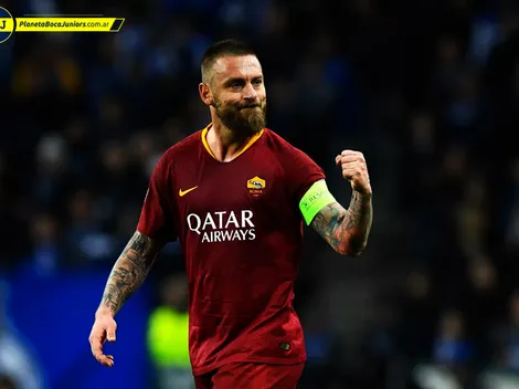 Apareció una bandera para De Rossi en La Bombonera