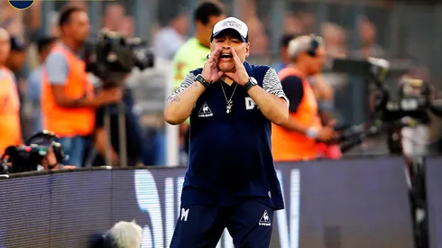 Maradona, enfocado en el partido contra Boca