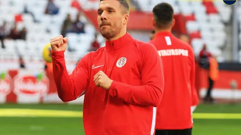 Paredes también quiere a Podolski en Boca