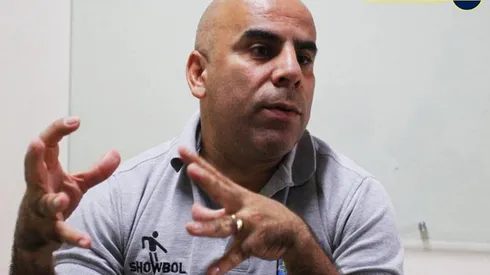 "Quisiera tenerlos a los dos": Serna habló sobre el interés de Boca por Roger Martínez y Borja